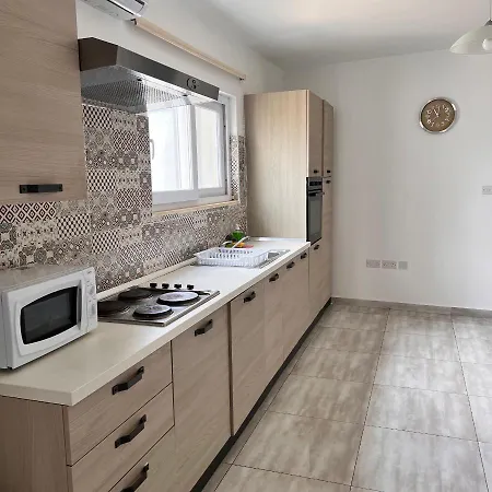 F3 1, Private Double With Private Bathroom And Balcony