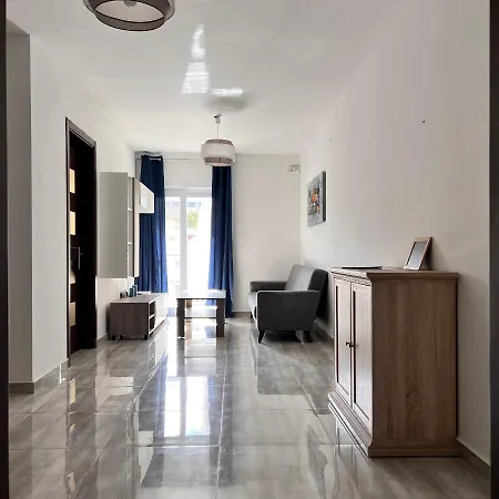 F3 1, Private Double With Private Bathroom And Balcony * Msida