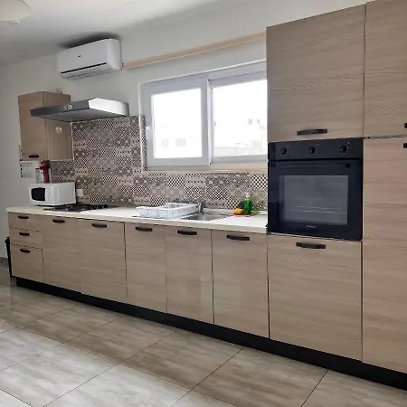 Alloggio in famiglia F3 1, Private Double With Private Bathroom And Balcony *