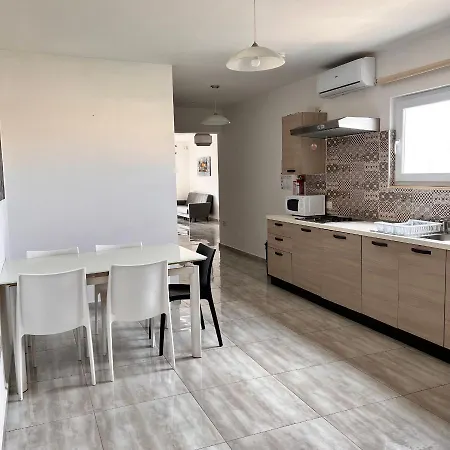 F3 1, Private Double With Private Bathroom And Balcony * Msida