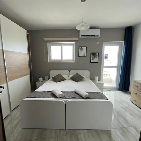 Alloggio in famiglia F3 1, Private Double With Private Bathroom And Balcony