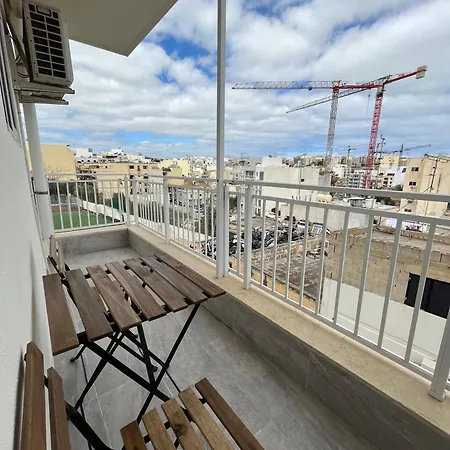F3 1, Private Double With Private Bathroom And Balcony