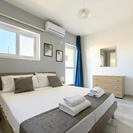 F3 1, Private Double With Private Bathroom And Balcony