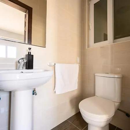 F3 1, Private Double With Private Bathroom And Balcony Msida