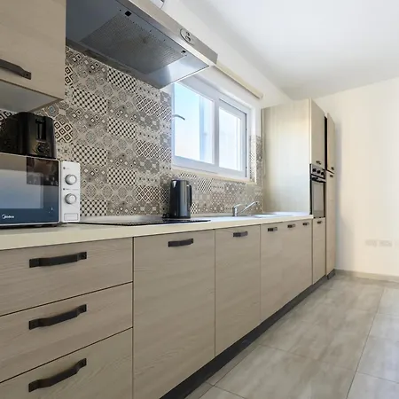 Kwatera prywatna F3 1, Private Double With Private Bathroom And Balcony Msida