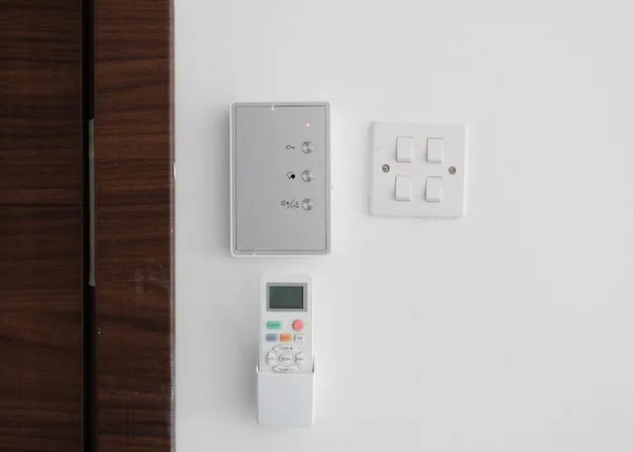 F3 1, Private Double With Private Bathroom And Balcony *