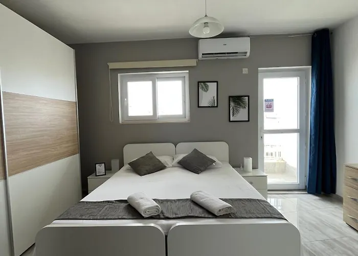 F3 1, Private Double With Private Bathroom And Balcony Pansiyon Msida