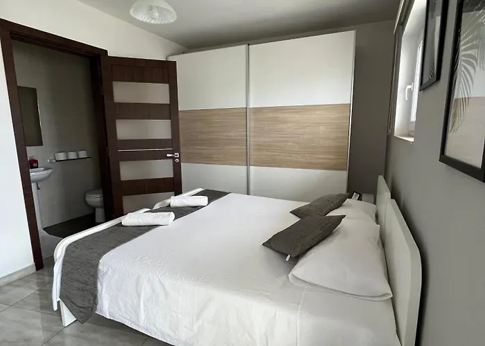 Pansiyon F3 1, Private Double With Private Bathroom And Balcony *