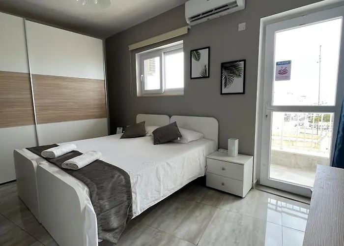 F3 1, Private Double With Private Bathroom And Balcony Pansiyon Msida